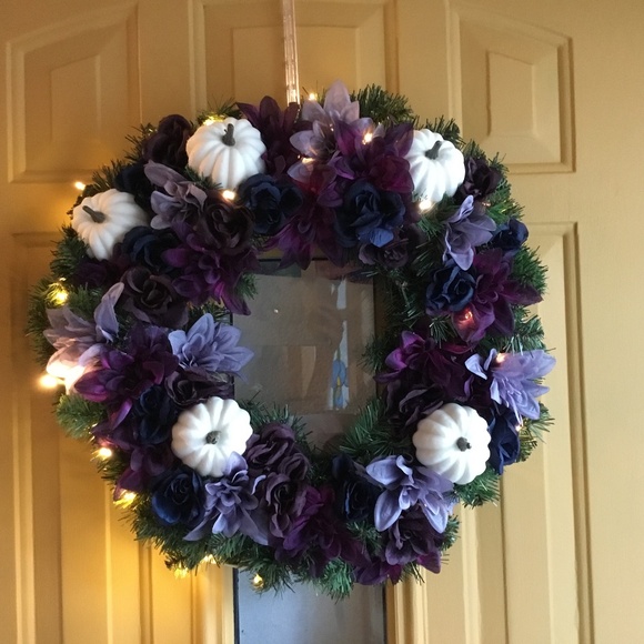 New Handmade 18 inch Wreath with lights - Picture 2 of 3